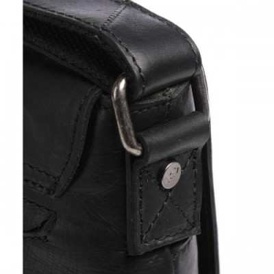 The Chesterfield Brand Cow Wax Pull Up Nani Shoulder bag pull-up cow leather black